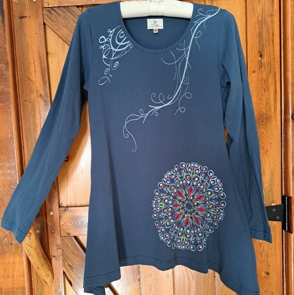 Embroidered Tunic Top - Picture 1 of 8